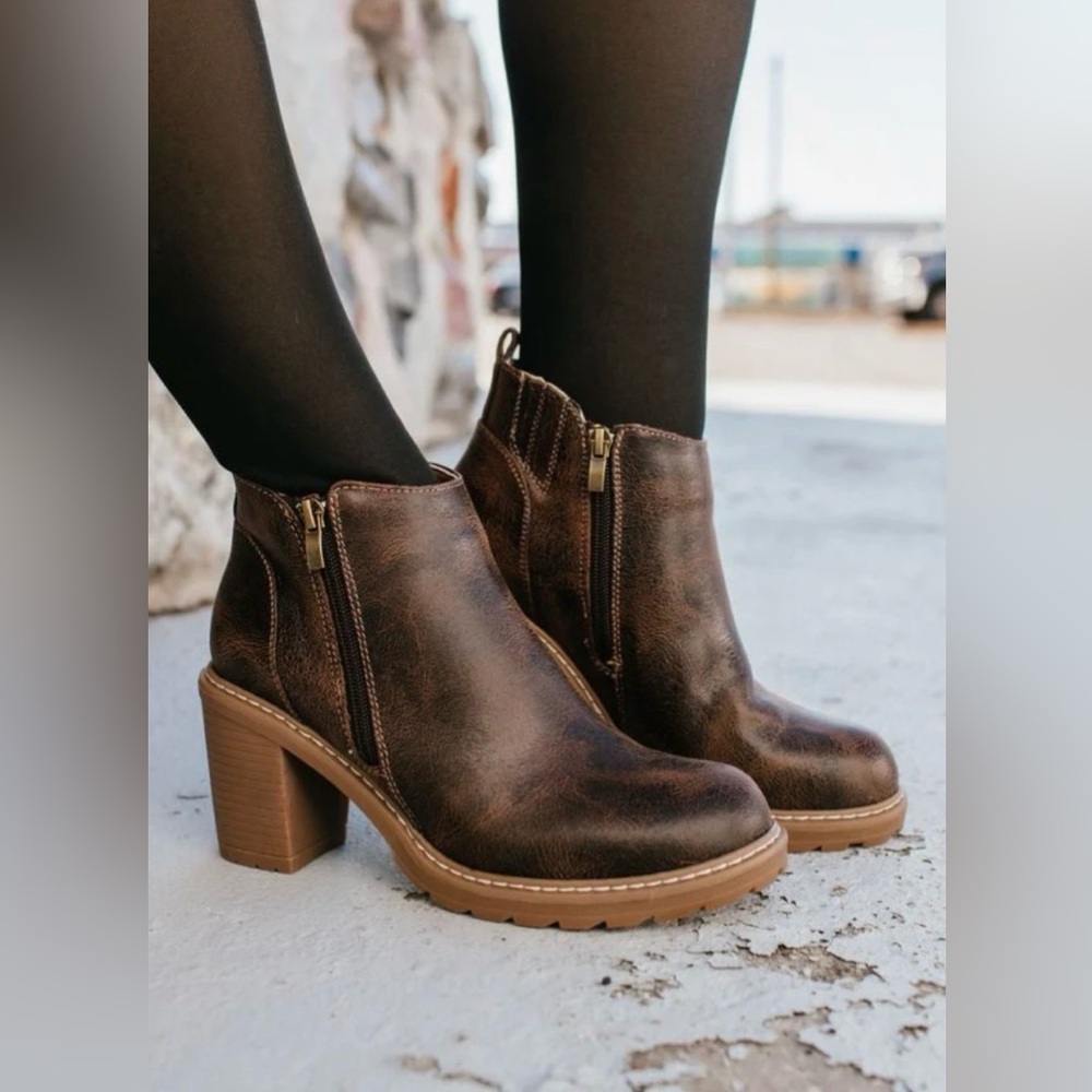Corky's Espresso Crinkle Rocky Top Boots 10